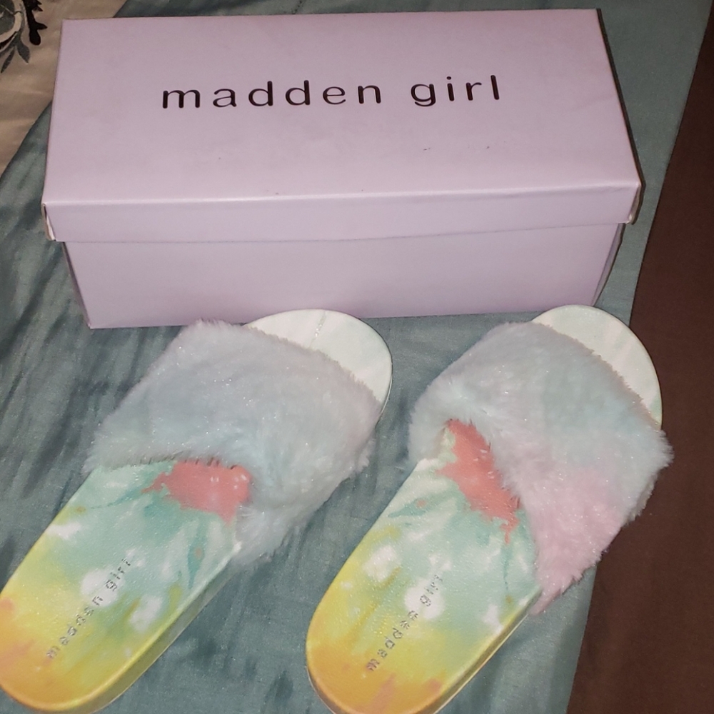 Madden girl tie dye slides size 10